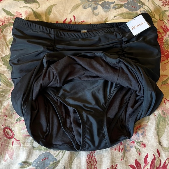 RAISINS CURVE Size 16W PinUp Girl Ruched Swim Skirt Stretch Sexy Slim $119 NEW - Picture 12 of 16